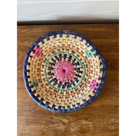 Set of Four Vintage Boho Wicker Wall Baskets / Vintage Wicker Plate Chargers - Picture 3 of 5